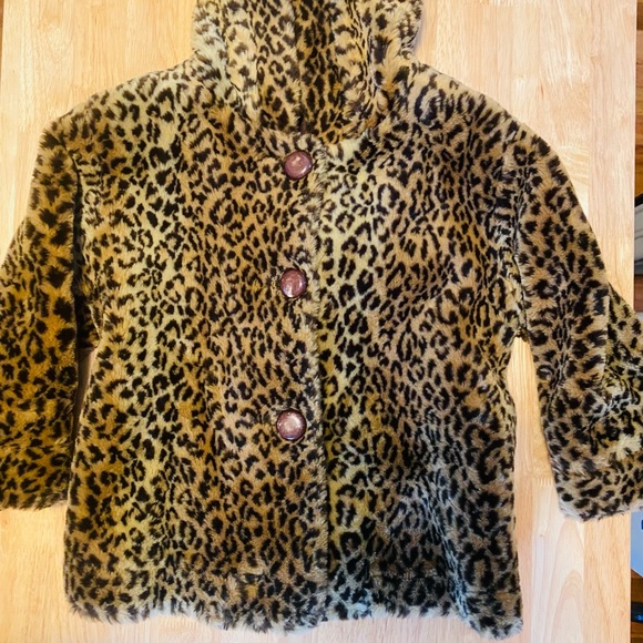 Girls Leopard Coat Large - Picture 9 of 10